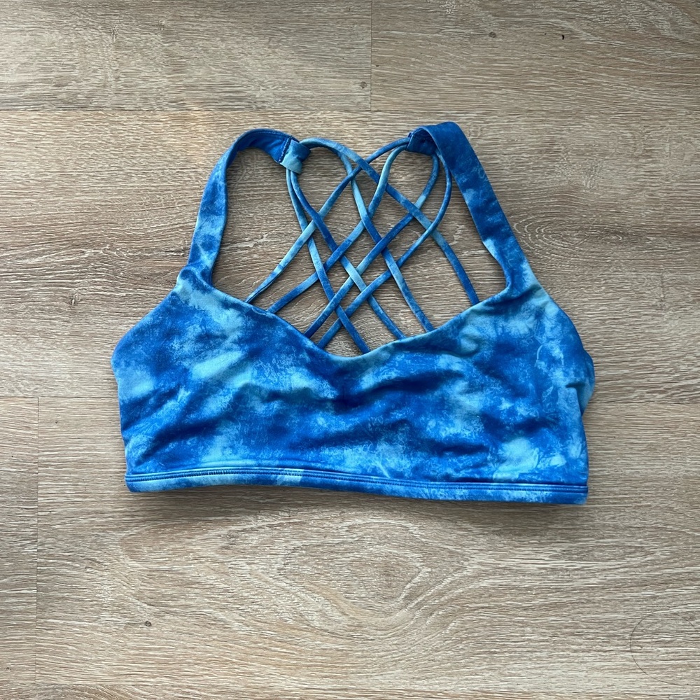 Lululemon free to be sports bra